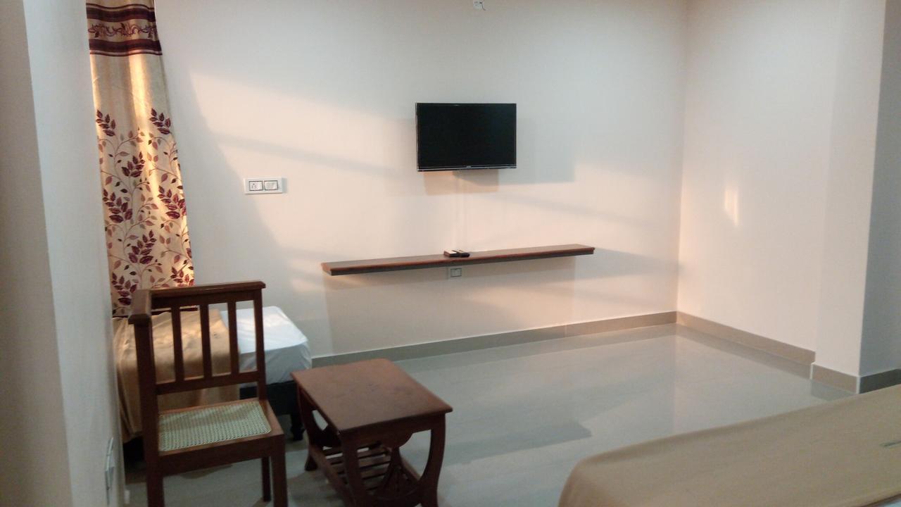 Hotel Meyyappaa Karaikkudi Luaran gambar